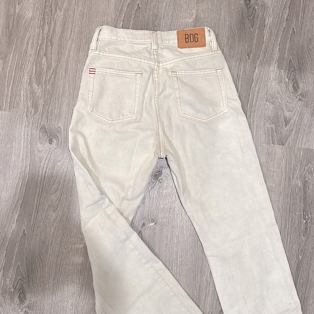 Urban Outfitters BDG cream cowboy jeans size 26